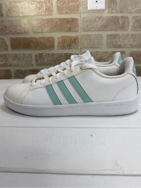 Adidas Cloudfoam White Mint Green Stripe Sneakers Women’s Size 10 Casual Shoes